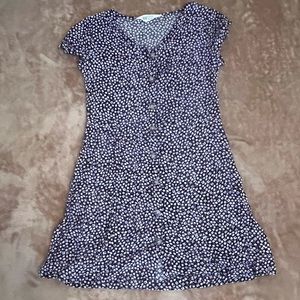 It looks big but it’s not, I bought it at H&M.